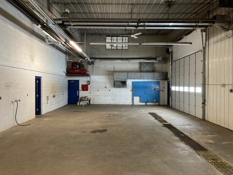 3206-3208 River Gate Ave, Cloquet, MN for lease - Interior Photo - Image 3 of 15