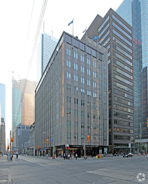 165 University Ave, Toronto, ON for lease - Building Photo - Image 3 of 4