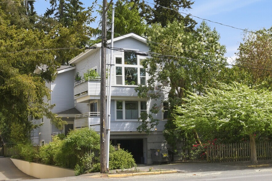 13310 Greenwood Ave N, Seattle, WA à vendre - Photo du bâtiment - Image 3 de 26