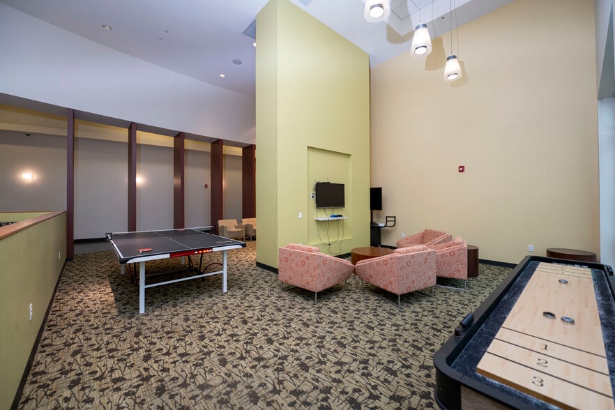 654 Richland Hills Dr, San Antonio, TX for lease - Interior Photo - Image 3 of 14