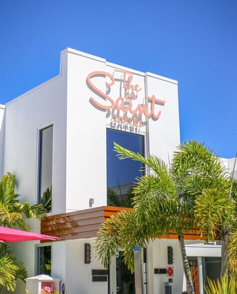 7201 Sunset Way, Saint Pete Beach, FL à vendre - Photo du bâtiment - Image 2 de 19
