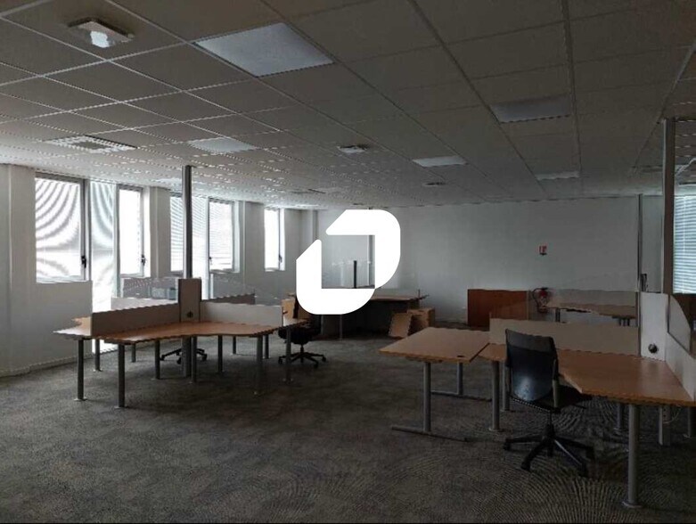 Office in Rillieux-la-Pape for lease - Interior Photo - Image 3 of 7