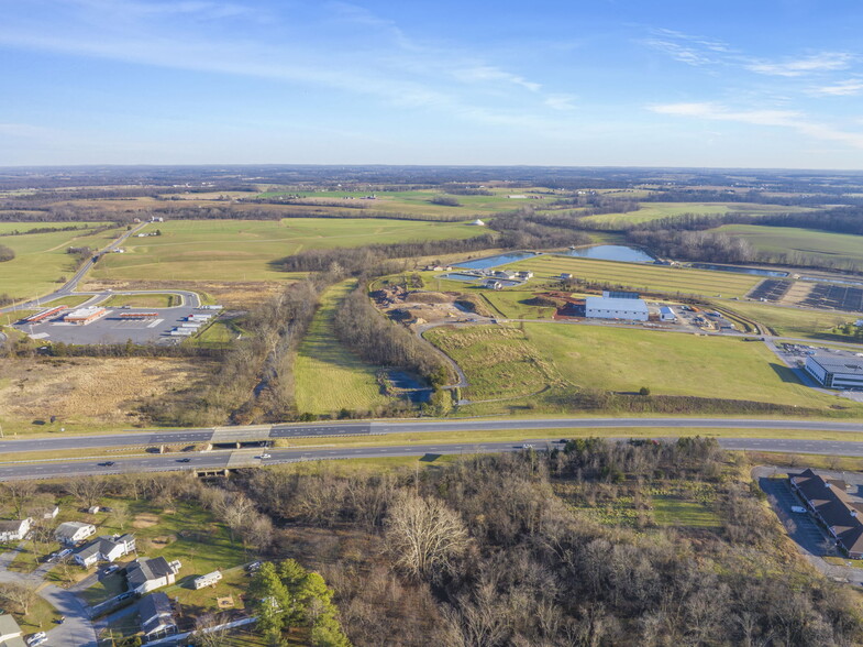 Lots 5 & 6 portefeuille de 2 propriétés à vendre sur LoopNet.ca - Photo du bâtiment - Image 3 de 10