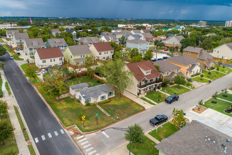 301 Ash St, College Station, TX à vendre - Photo principale - Image 1 de 1