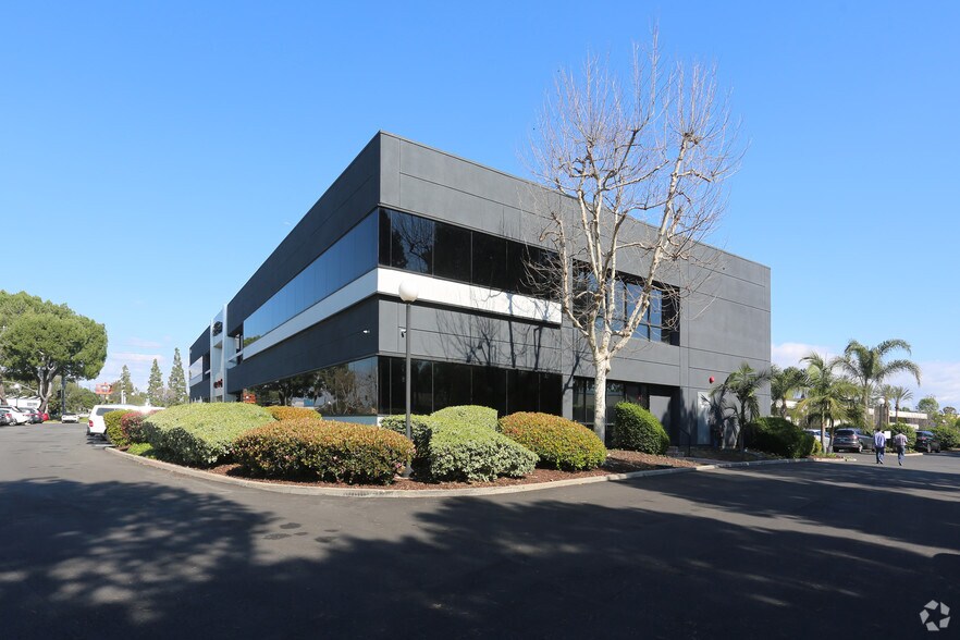 17620 Fitch, Irvine, CA à vendre - Photo du bâtiment - Image 3 de 6