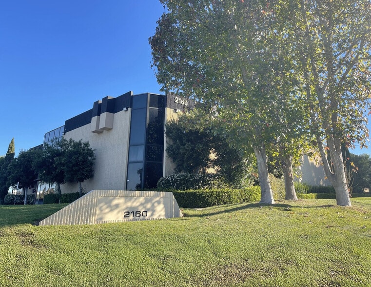 2160 Las Palmas Dr, Carlsbad, CA for lease - Primary Photo - Image 2 of 12