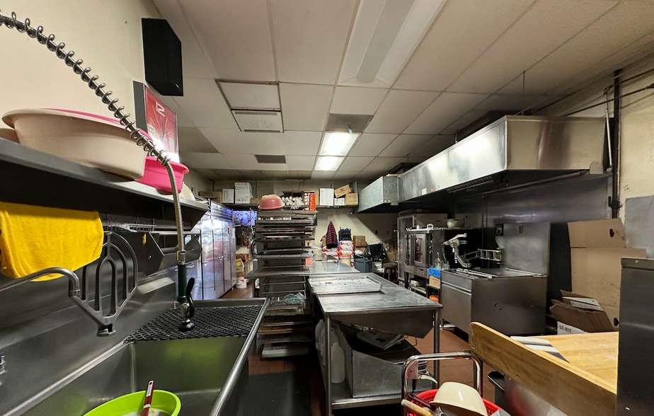 13100-13118 Sherman Way, North Hollywood, CA for lease - Building Photo - Image 2 of 10