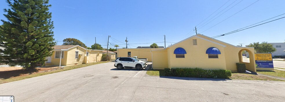 410 N Broadway, Lantana, FL à vendre - Photo du bâtiment - Image 3 de 5