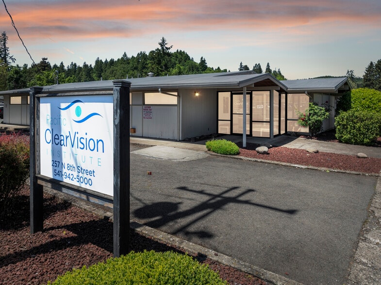 257 N 8th St, Cottage Grove, OR for sale - Building Photo - Image 1 of 3