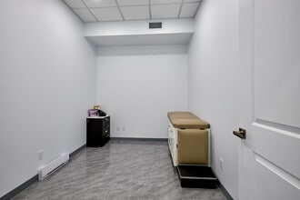 1120 Boul Du Curé-Labelle, Blainville, QC for lease Interior Photo- Image 2 of 25