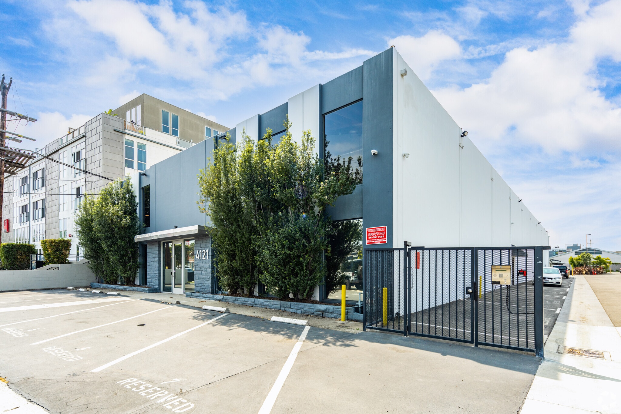 4121 Redwood Ave, Los Angeles, CA for lease Building Photo- Image 1 of 17