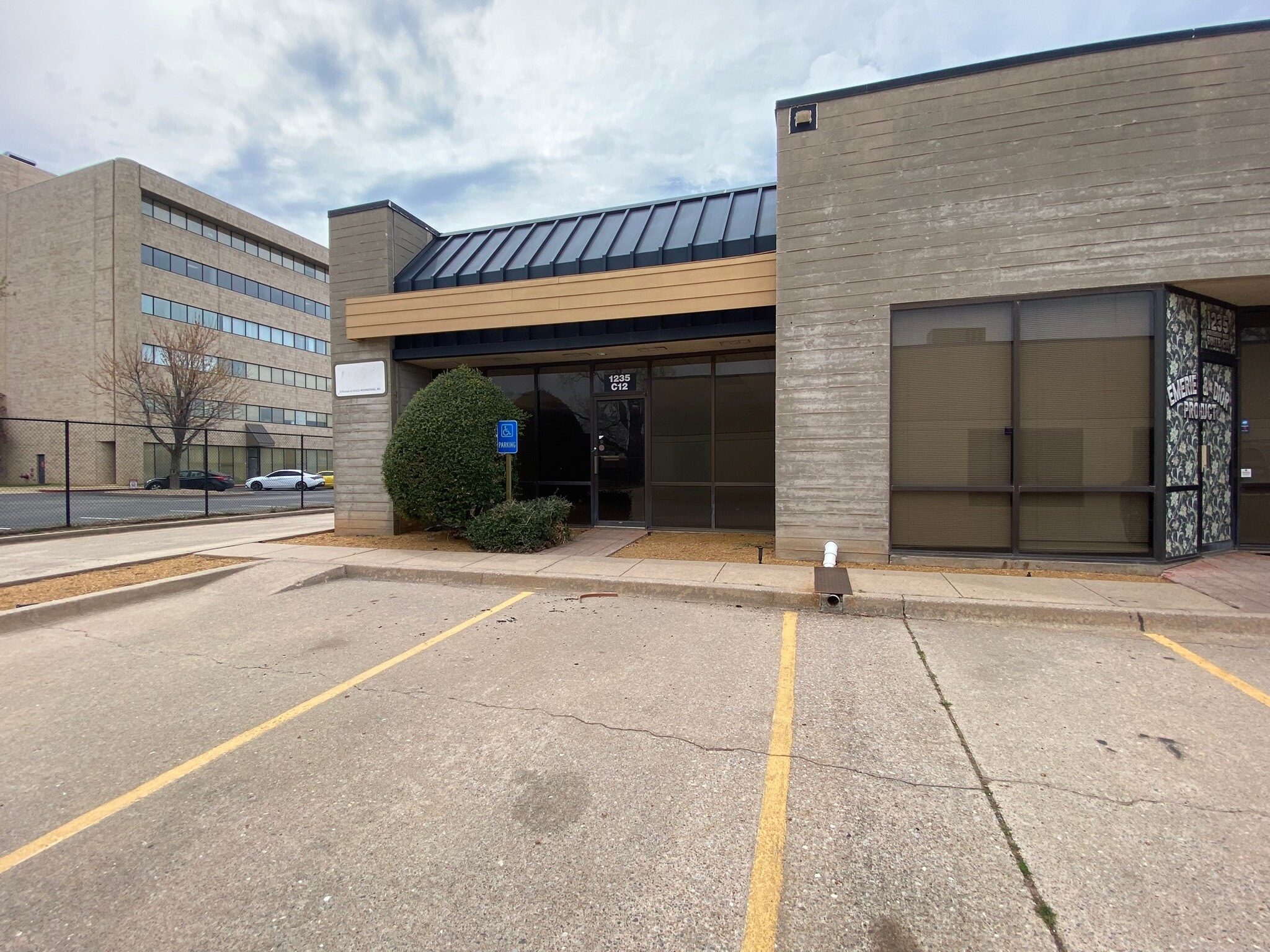 1235 Sovereign Row, Oklahoma City, OK for lease Primary Photo- Image 1 of 3