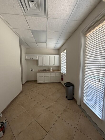 6230 Colleyville Blvd, Colleyville, TX for lease - Interior Photo - Image 3 of 17