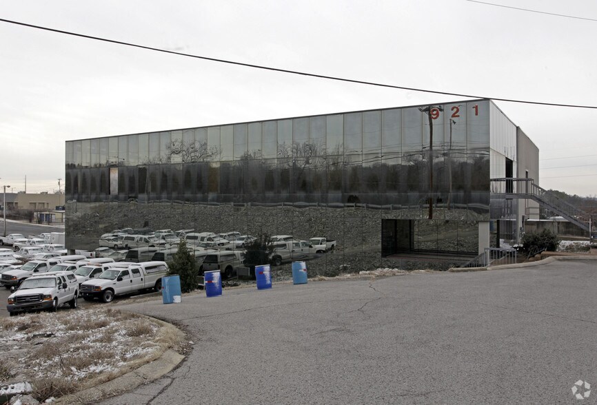 921 W Main St, Hendersonville, TN à louer - Photo du bâtiment - Image 2 de 2