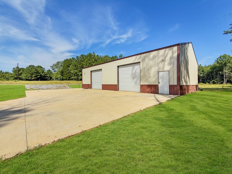 20099 Sherman Rd, Northport, AL à louer - Photo du bâtiment - Image 2 de 7