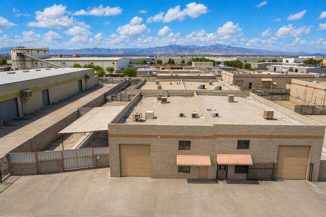 Plus de détails pour 4890 E Cecile Ave, Las Vegas, NV - Industriel à louer
