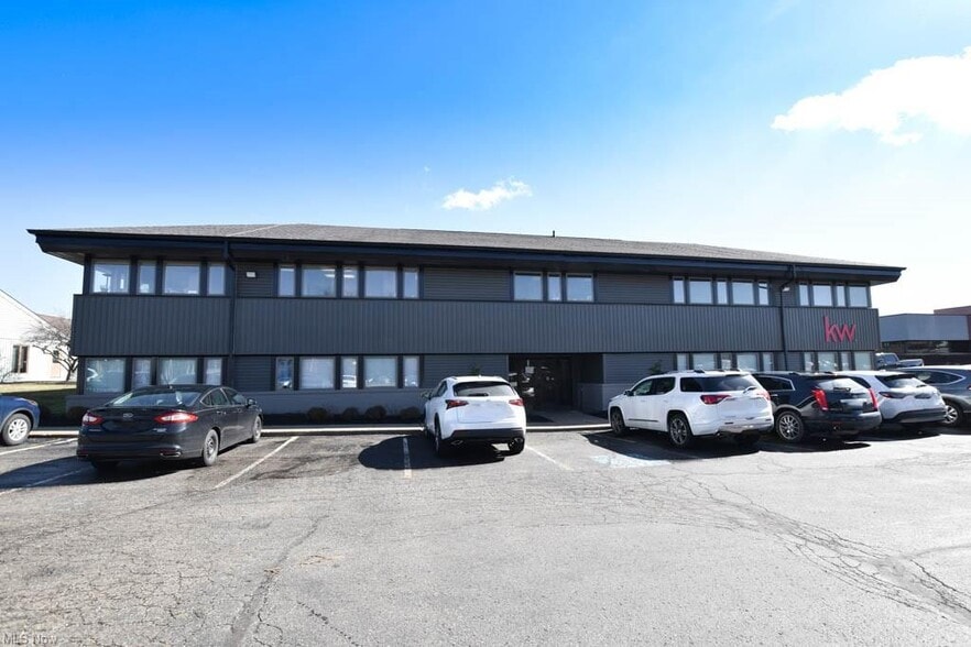 4974 Higbee Ave NW, Canton, OH for lease - Building Photo - Image 2 of 14