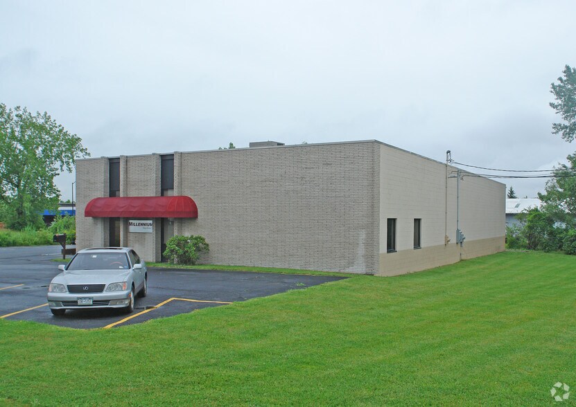 2350 Brighton Henrietta Twnln Rd, Rochester, NY à louer - Photo du bâtiment - Image 3 de 5