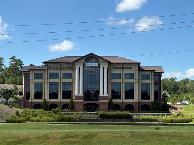 6055 Lakeside Commons Dr, Macon-Bibb, GA à louer Photo du bâtiment- Image 1 de 6