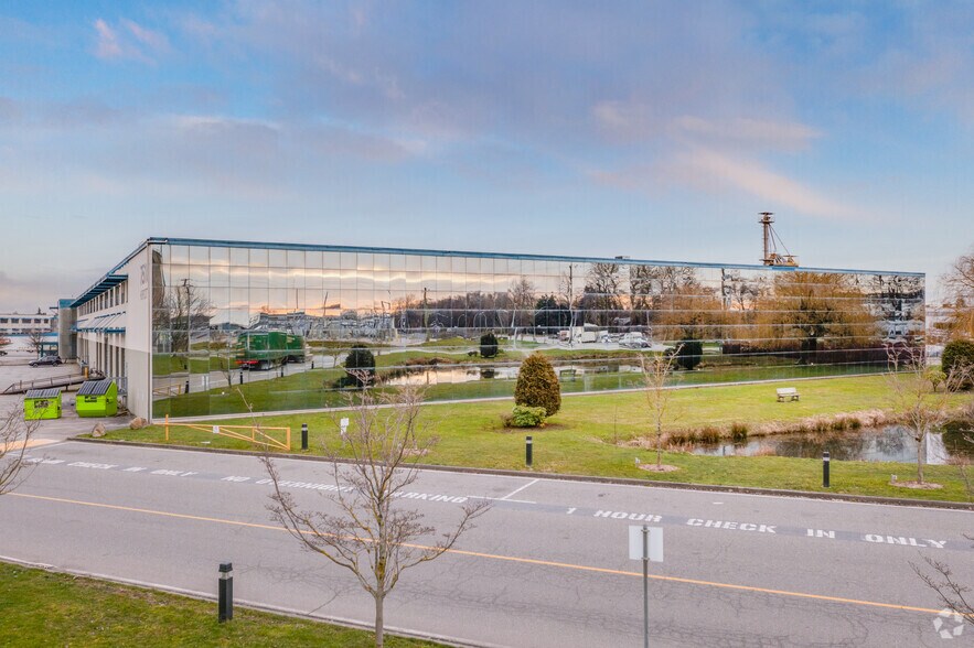 7510-7530 Hopcott Rd, Delta, BC à louer - Photo du bâtiment - Image 3 de 8