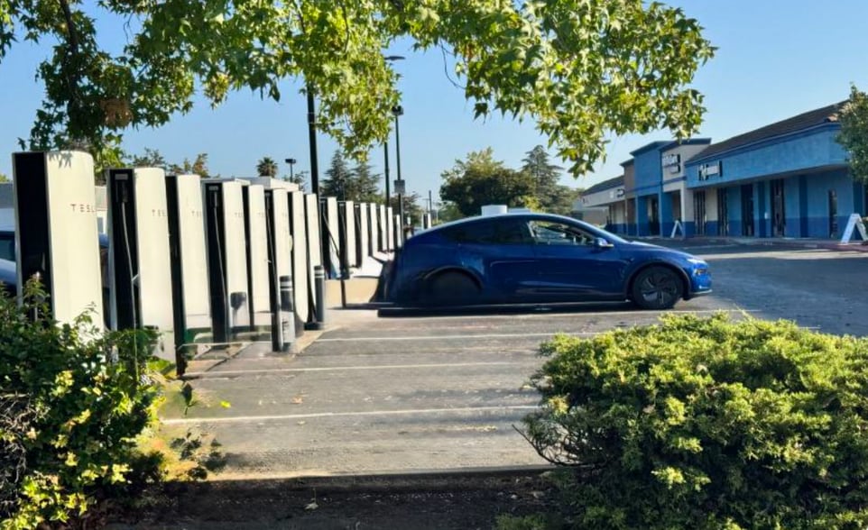 1969 Zinfandel Dr, Rancho Cordova, CA for sale - Building Photo - Image 1 of 3