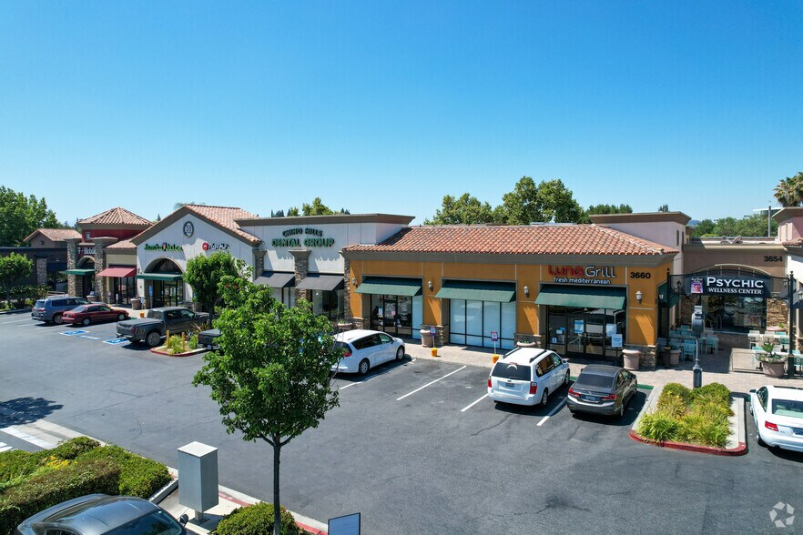3560-3660 Grand Ave, Chino Hills, CA à louer - Photo du bâtiment - Image 3 de 6