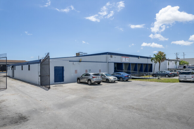 Plus de détails pour 6721 NW 36th Ave, Miami, FL - Industriel à vendre