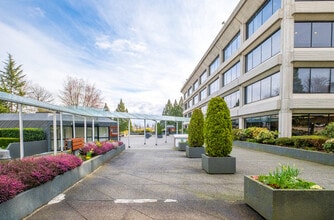 6450 Roberts St, Burnaby, BC à louer Photo du bâtiment- Image 2 de 5