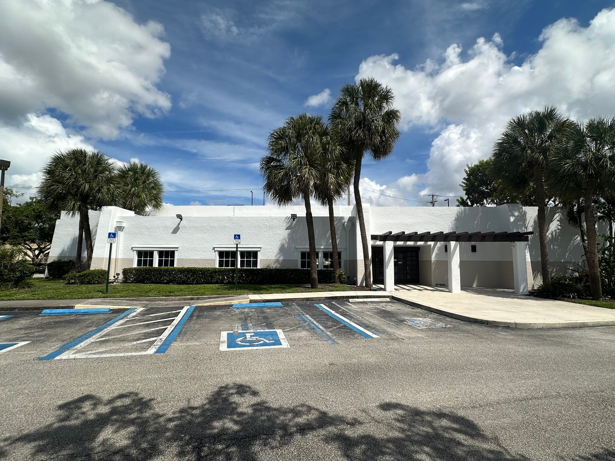8800-8990 State Road 84, Davie, FL for lease Primary Photo- Image 1 of 17