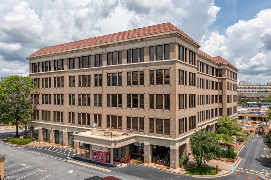 150 E Ponce de Leon Ave, Decatur, GA à louer - Photo du bâtiment - Image 3 de 22