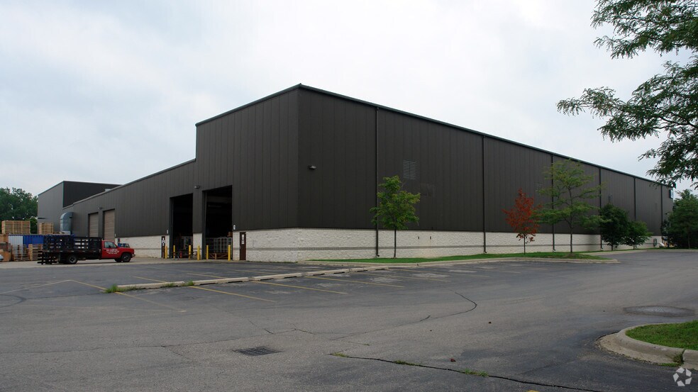 1 ATS Dr, Wixom, MI à louer - Photo du bâtiment - Image 3 de 3