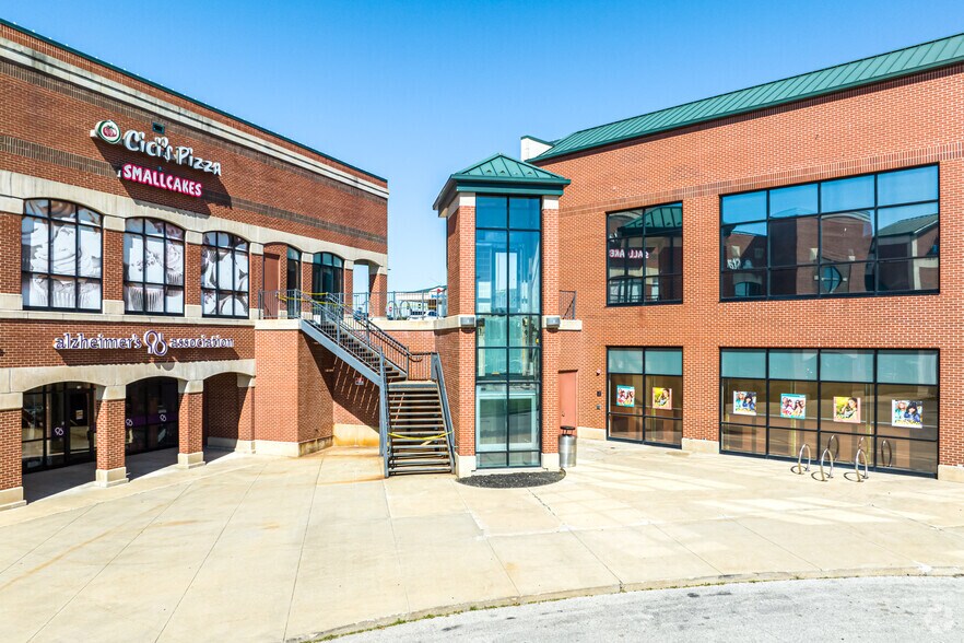 2703 E Broadway, Columbia, MO à louer - Photo du bâtiment - Image 3 de 4