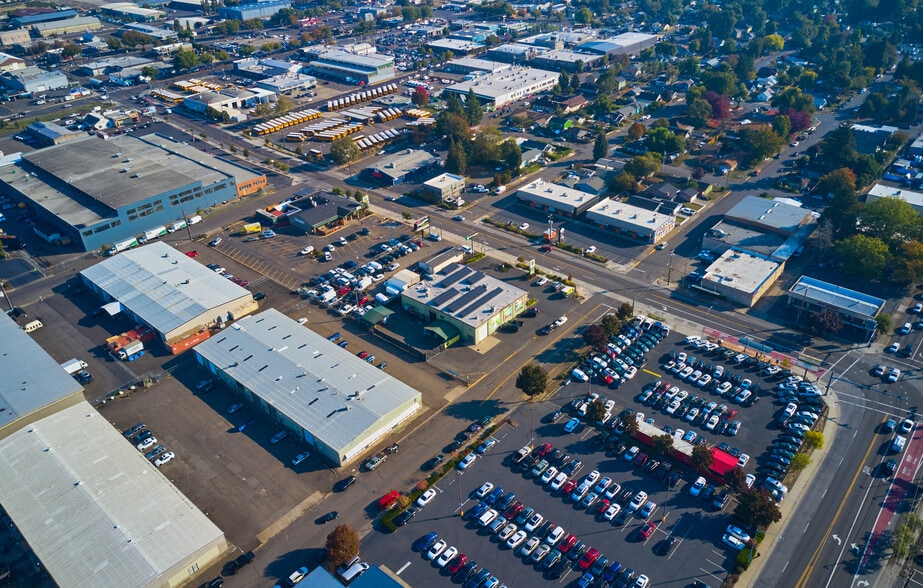 990 Garfield St, Eugene, OR for lease - Building Photo - Image 2 of 23