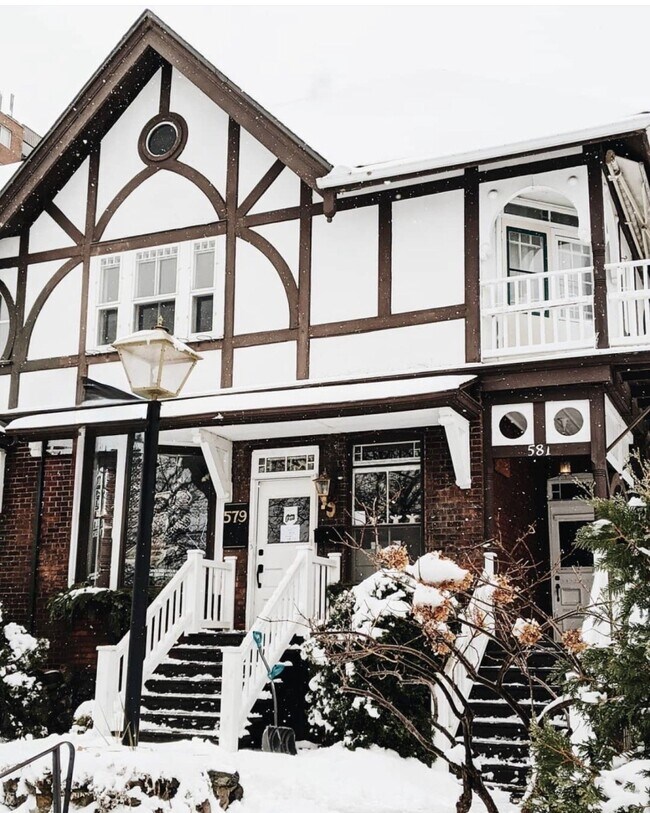 Plus de détails pour 579-581 Victoria Ave, Saint Lambert, QC - Commerce de détail à vendre