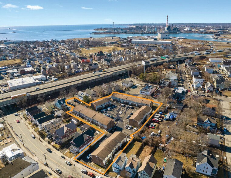 675 Central Ave, Bridgeport, CT à vendre - Photo du bâtiment - Image 2 de 7