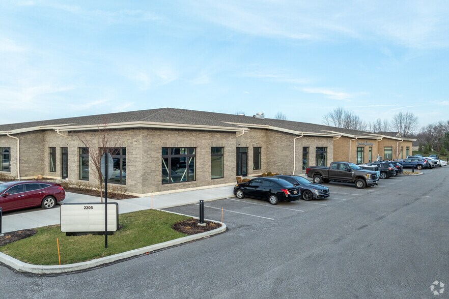 2211 Crocker Rd, Westlake, OH à louer - Photo du bâtiment - Image 3 de 3