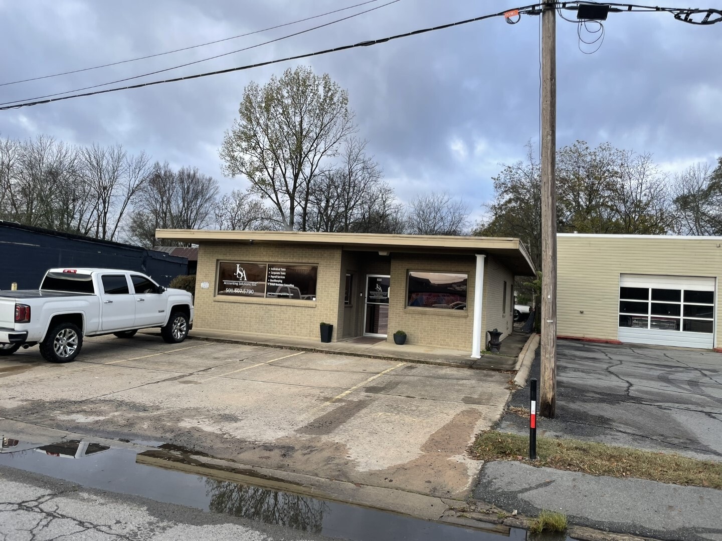 939 Locust Ave, Conway, AR for sale Building Photo- Image 1 of 5