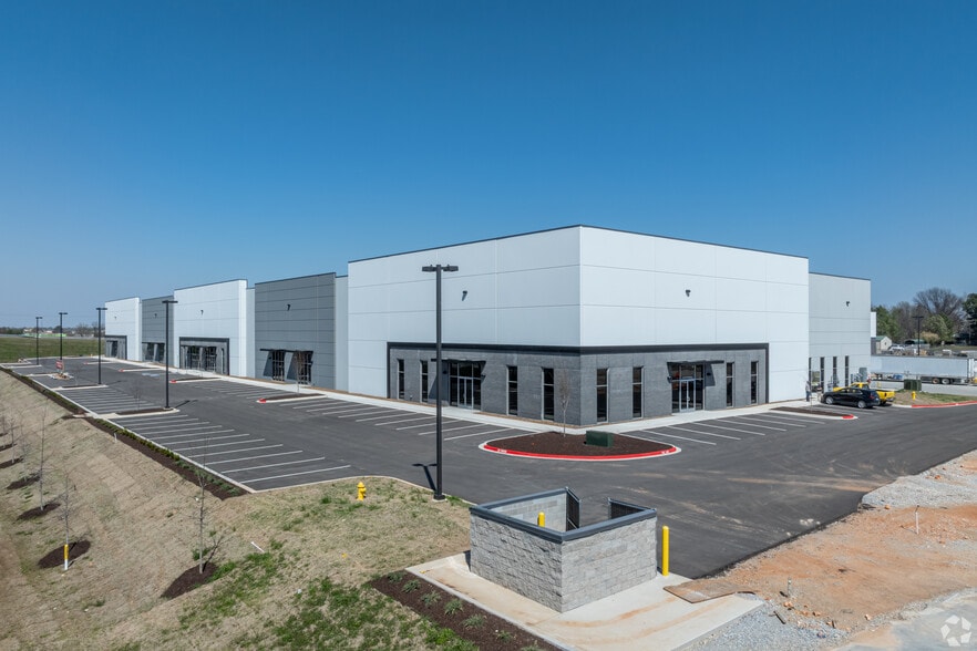 Oakwood & Dixieland Rd, Lowell, AR for lease - Building Photo - Image 1 of 14