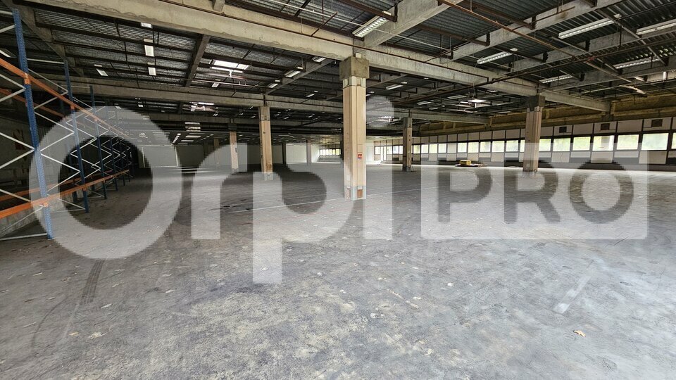 Industriel dans Canéjan à louer - Photo du bâtiment - Image 2 de 10