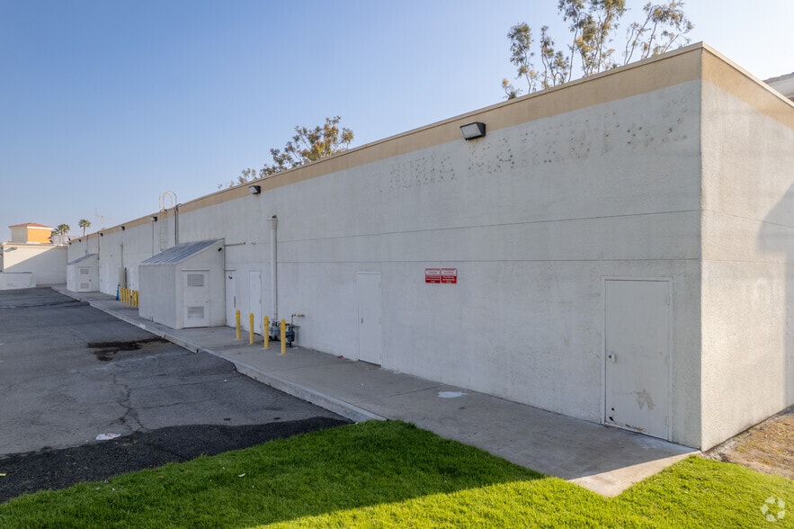 6230 Van Buren Blvd, Riverside, CA for lease - Building Photo - Image 3 of 5
