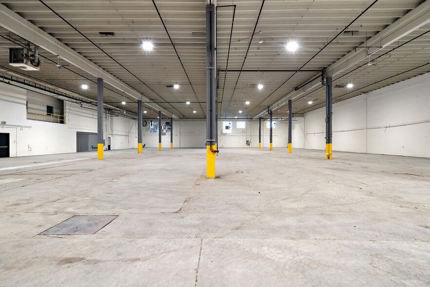 405-465 Av Marien, Montréal-Est, QC for lease - Interior Photo - Image 2 of 12