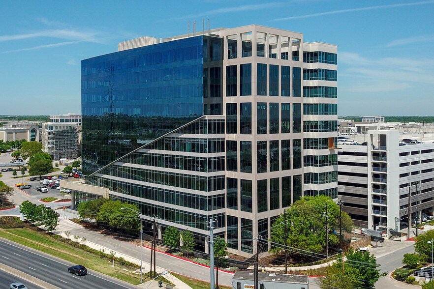 10721 Domain Dr, Austin, TX à louer - Photo du bâtiment - Image 2 de 7