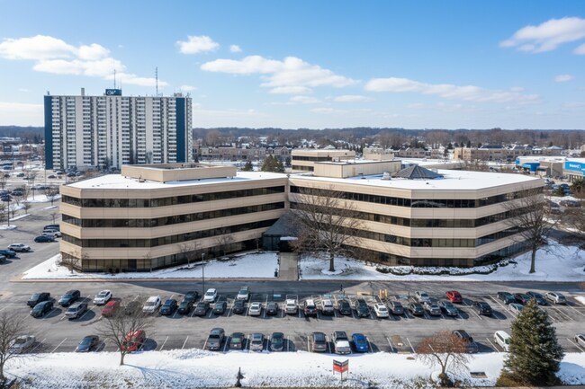 Plus de détails pour Great Northern Corporate Center – Bureau à vendre, North Olmsted, OH