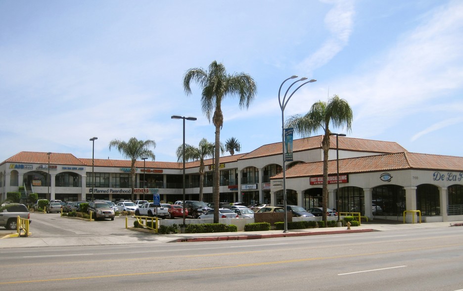 7100 Van Nuys Blvd, Van Nuys, CA for lease - Primary Photo - Image 1 of 1