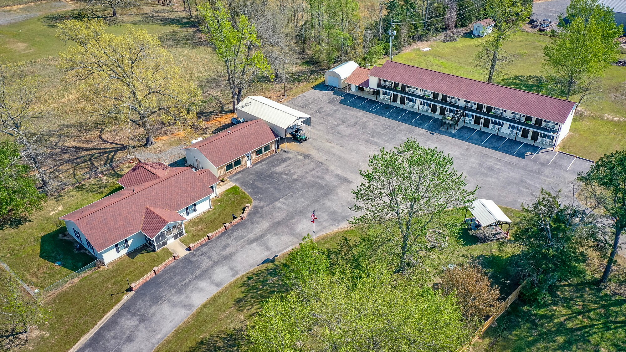 8546 Edgemont Rd, Greers Ferry, AR à vendre Photo principale- Image 1 de 54