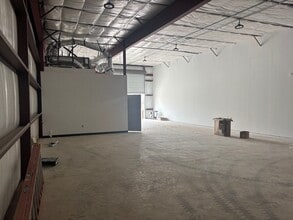 1905 Longmire Rd, Conroe, TX for lease Interior Photo- Image 2 of 19