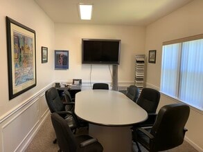 700 Lakeland Ave, Bohemia, NY à louer Photo intérieure- Image 1 de 7