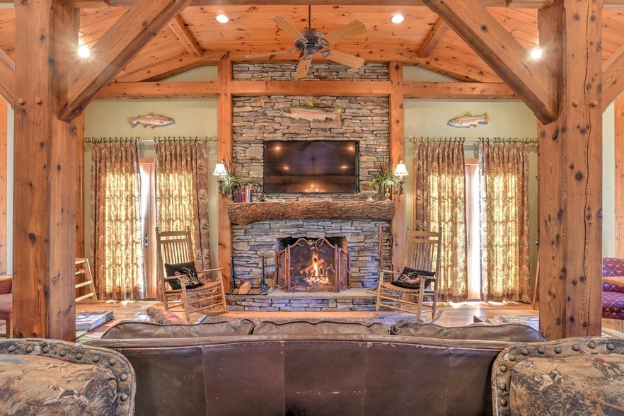 7876 Valley Blvd, Blowing Rock, NC à vendre - Photo intérieure - Image 2 de 11