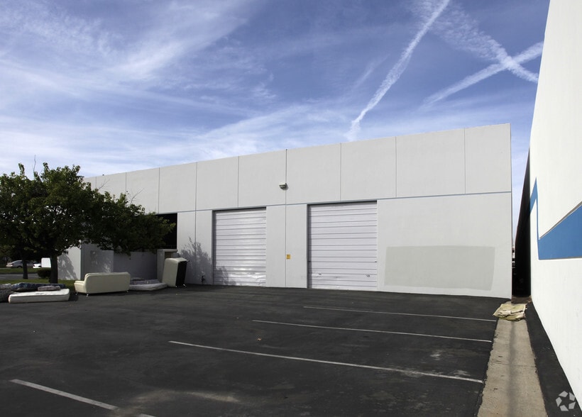 2929 S Harbor Blvd, Santa Ana, CA for sale - Building Photo - Image 3 of 10