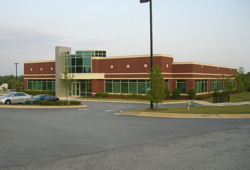 245 Village Center Pky, Stockbridge, GA à louer - Photo du bâtiment - Image 2 de 6